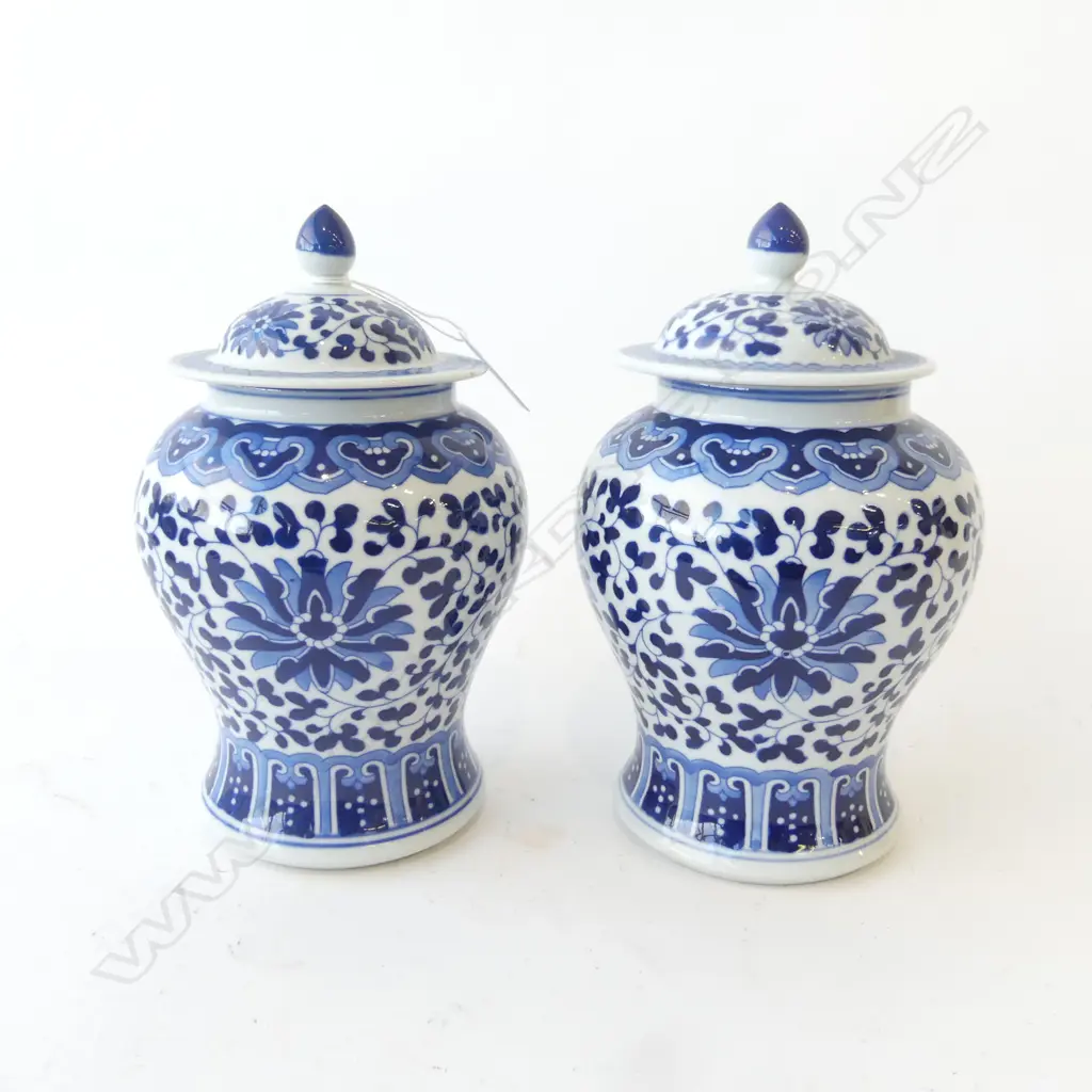 PR CHINESE B/W LIDDED GINGER JARS H.215mm Image 1++