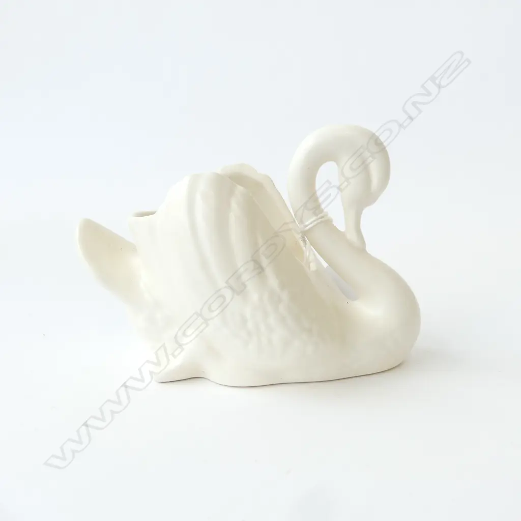 SMALL CROWN LYNN WHITE SWAN L.140MM Image 1++