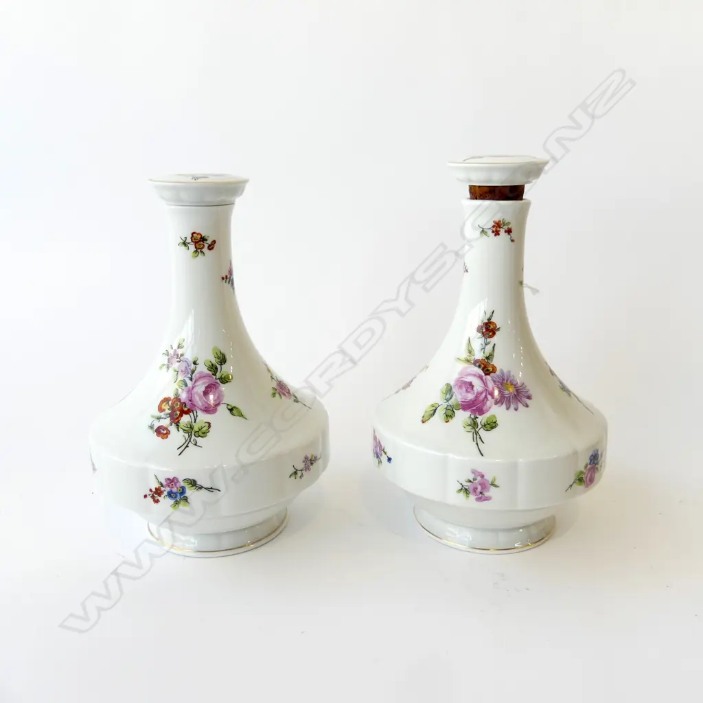 PR LIMOGE FLORAL PAINTED LIDDED DECANTERS H210MM Image 1++