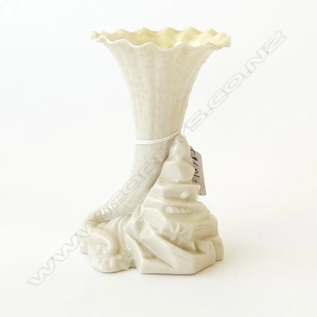 BLACK MARK BELLEEK SHELL LIKE TRUMPET VASE. H. 135mm Image 1++