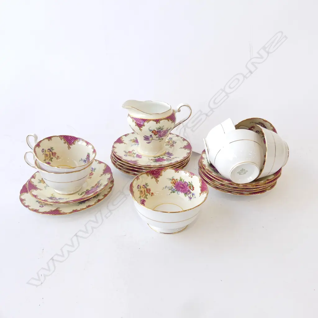 20 PCE AYNSLEY TEA SET; 6 TRIOS, MILK & SUGAR Image 1++
