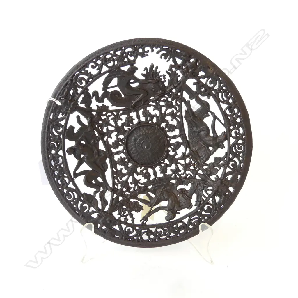 19TH CENTURY COALBROOKDALE UK CAST IRON DECORATIVE PLATE C.1880, D.220MM Image 1++