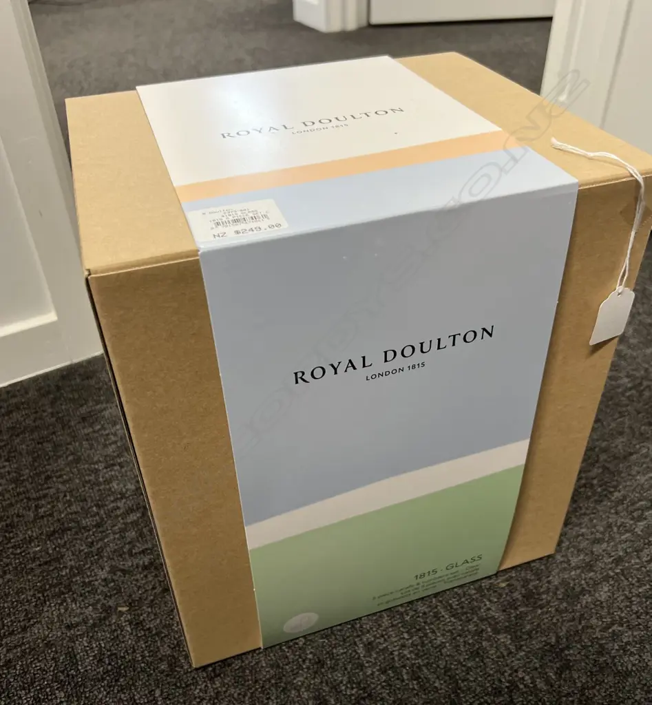 ROYAL DOULTON GLASS BOXED CARAFFE DRINKS SET. Contemporary Carafe + 4 tumblers. London 1815. Cost $249. Image 1++