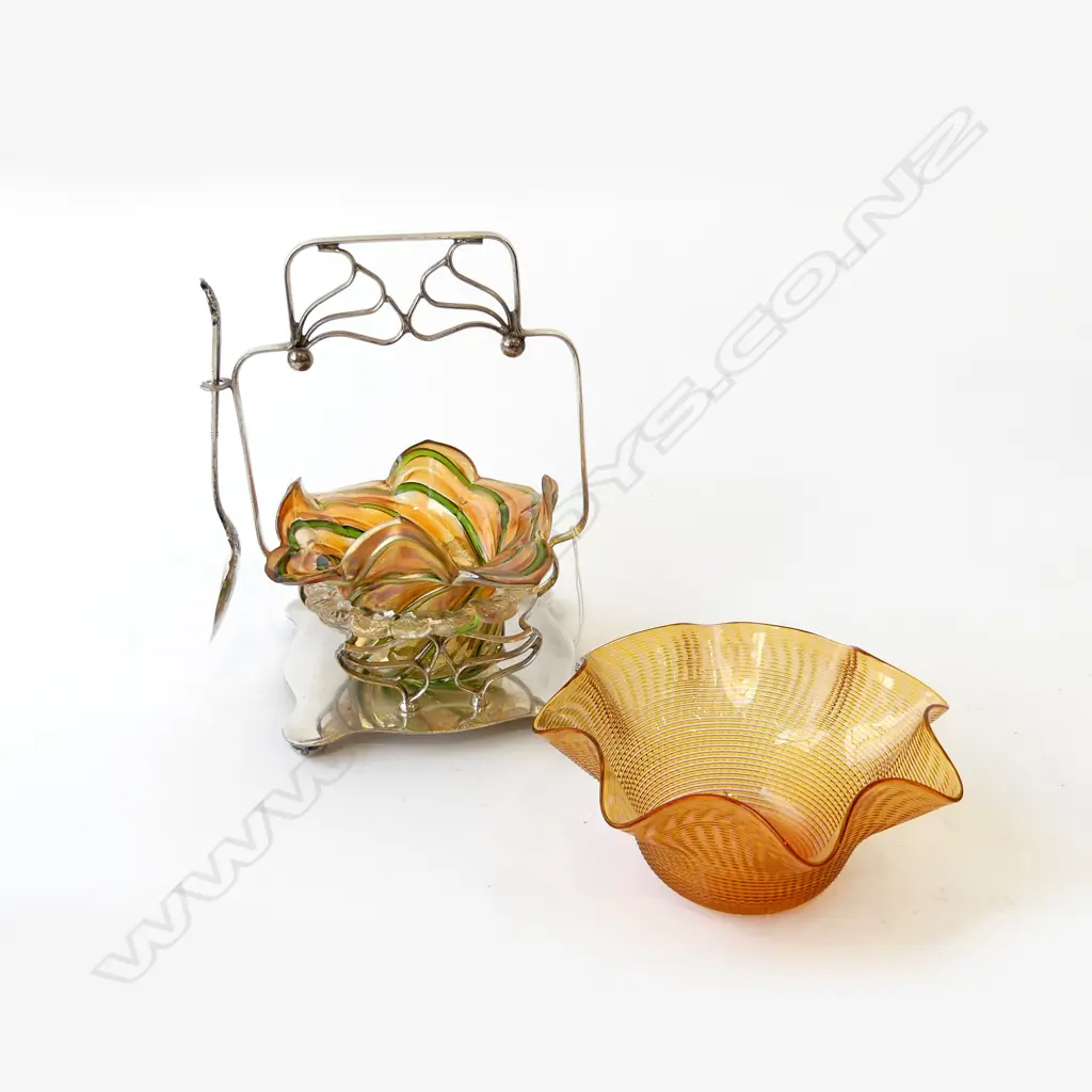 VICTORIAN ART NOUVEAU SWIRL & FRILL GLASS BOWL IN EP STAND AND RIBBED PINK & ORANGE BOWL, H.200MM (STAND) Image 1++