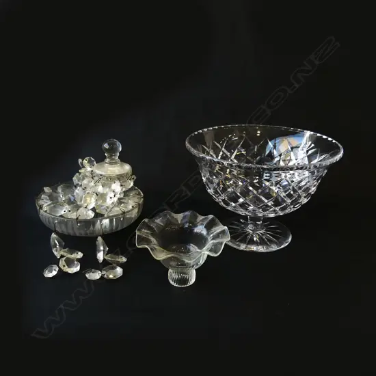 VINTAGE FACETTED GLASS SMALL BASKET LIGHT FITTING & CUT CRYSTAL PEDESTAL BOWL. Dia.210mm. + small frilled glass shade