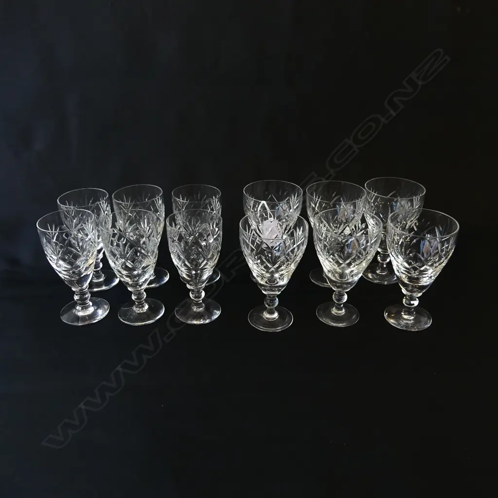12 WEBB CORBETT CUT CRYSTAL ‘GEORGIAN’ PATTERN GLASSES – TWO SETS OF 6, H.112MM, H.108MM Image 1++