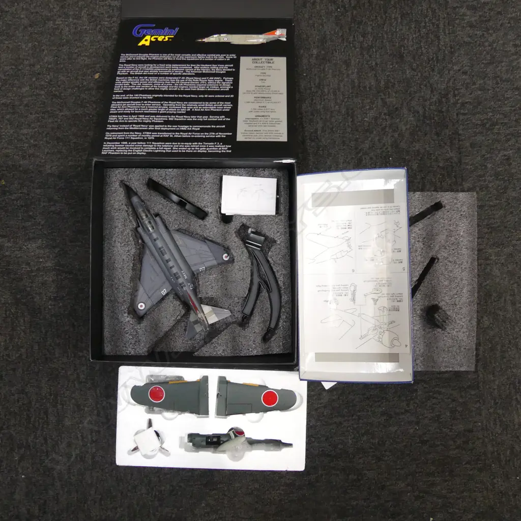 2 DIE CAST MODEL PLANES, BOXED... Image 1++