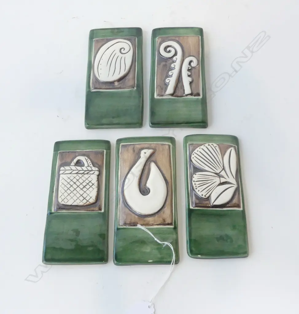 5 STUDIO POTTERY KIWIANA SIGNED WALL TILES H160 W75MM Image 1++