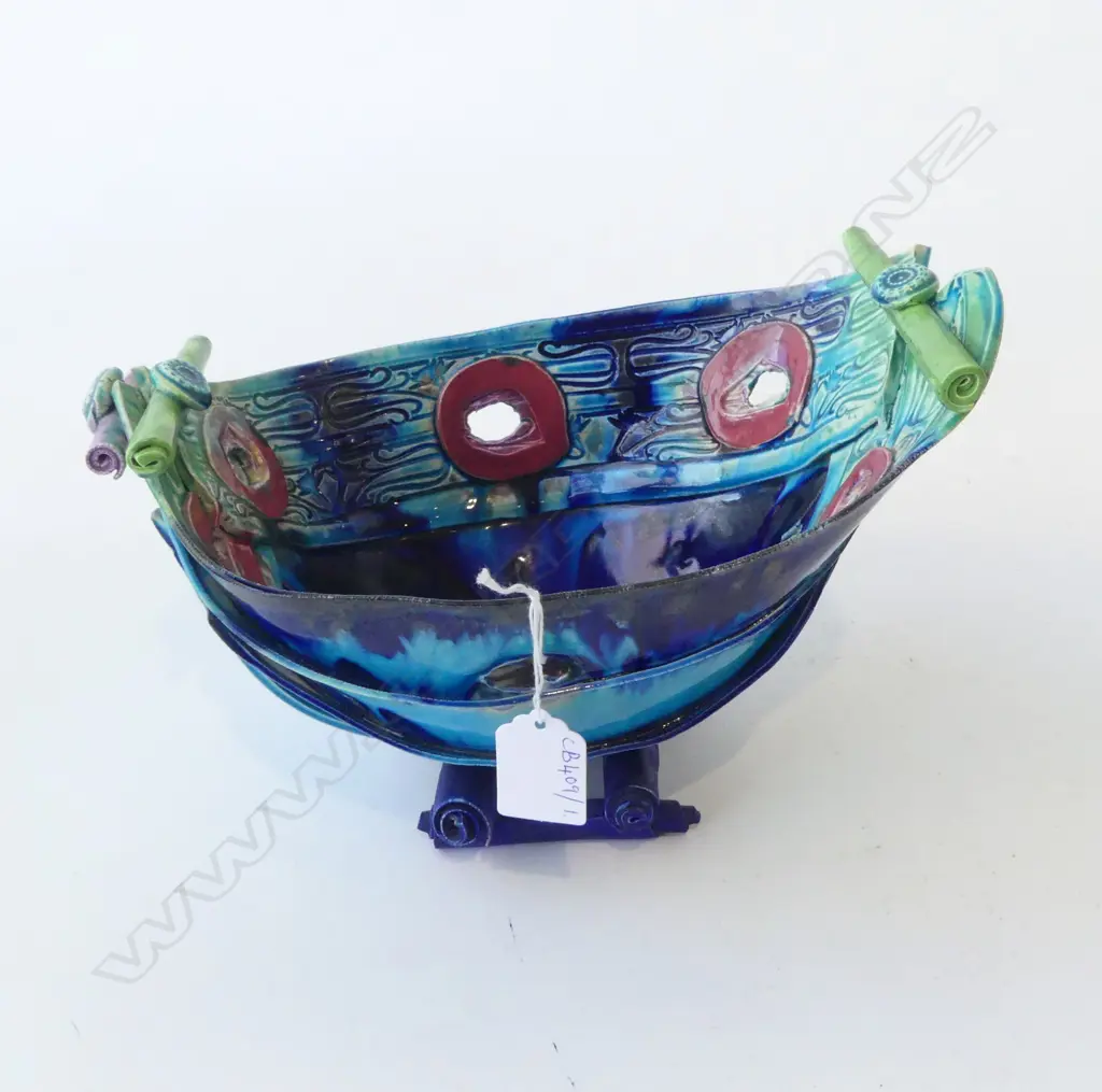 KATIE GOLD NZ STUDIO POTTERY BOWL W.255mm Image 1++