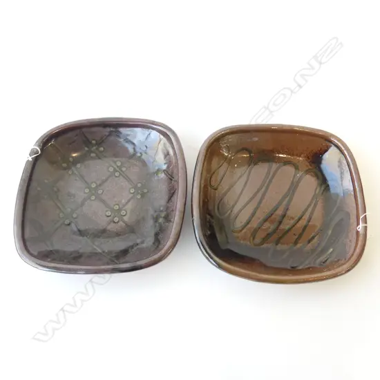 2 NZ STUDIO POTTERY SQUARE SHAPED BOWLS DIA300MM
