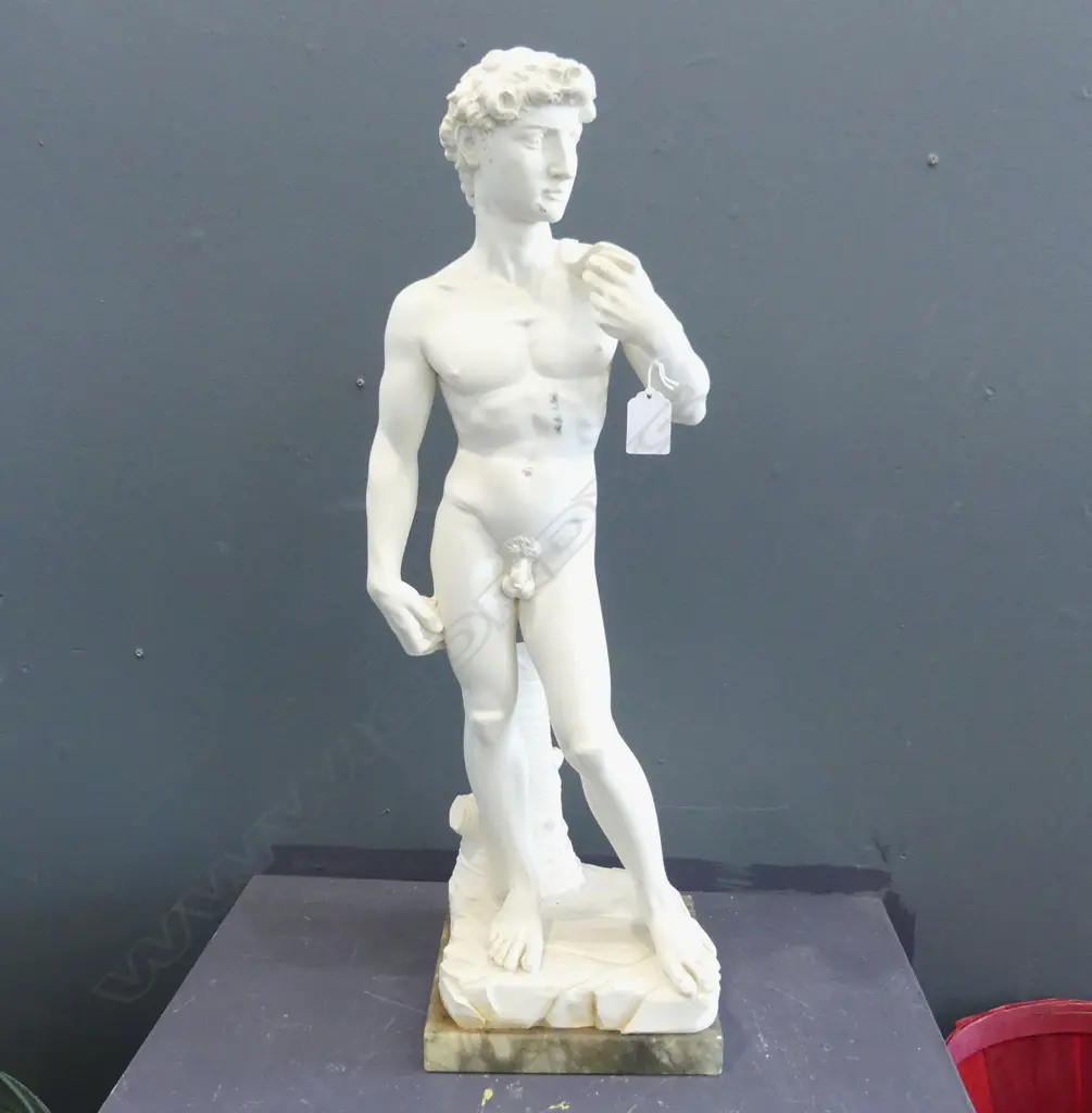 WHITE RESIN STATUE OF DAVID H.590mm Image 1++