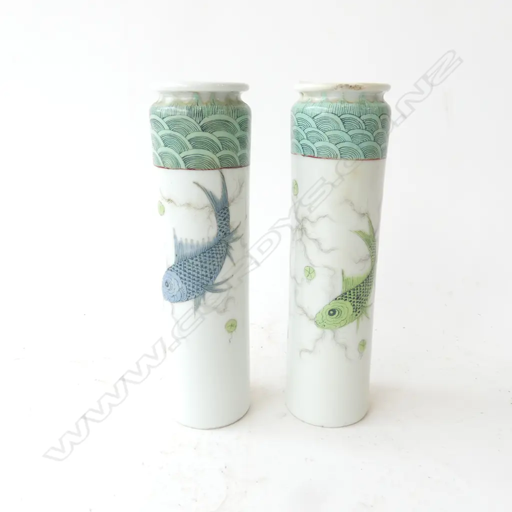PR CHINESE VASES w. FISH DECORATION H.200mm Image 1++