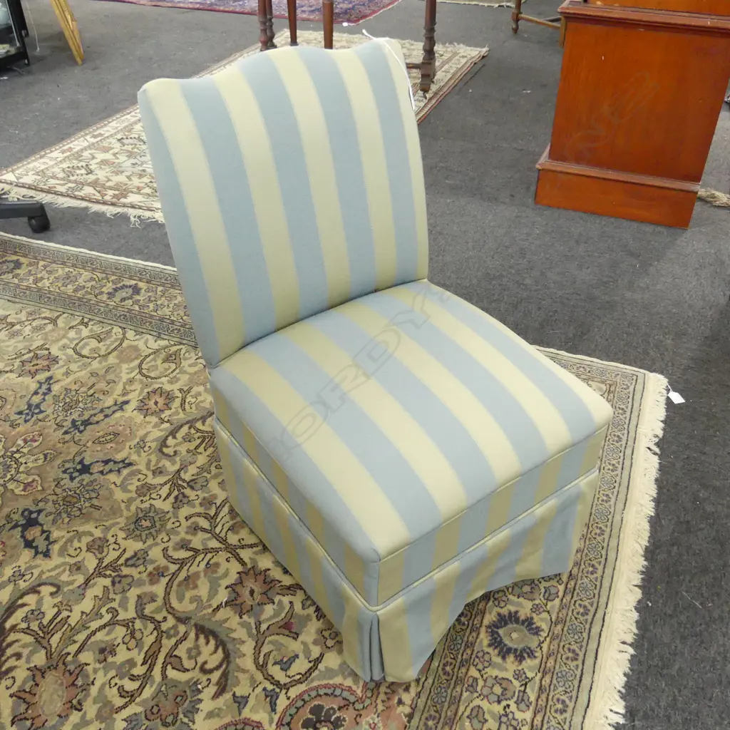 STRIPED BEDSIDE CHAIR Image 1++