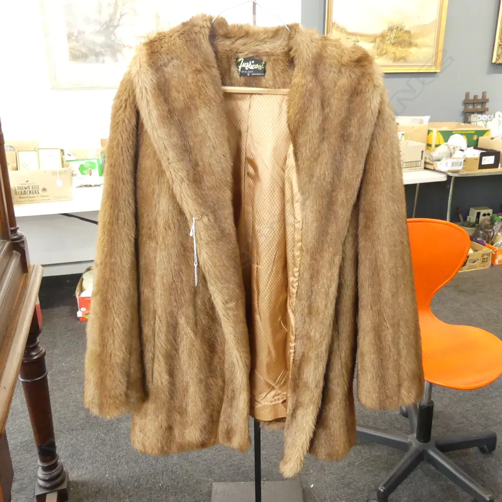 VINTAGE FAUX FUR JACKET BY D L ELLIS AUCKLAND Image 1++