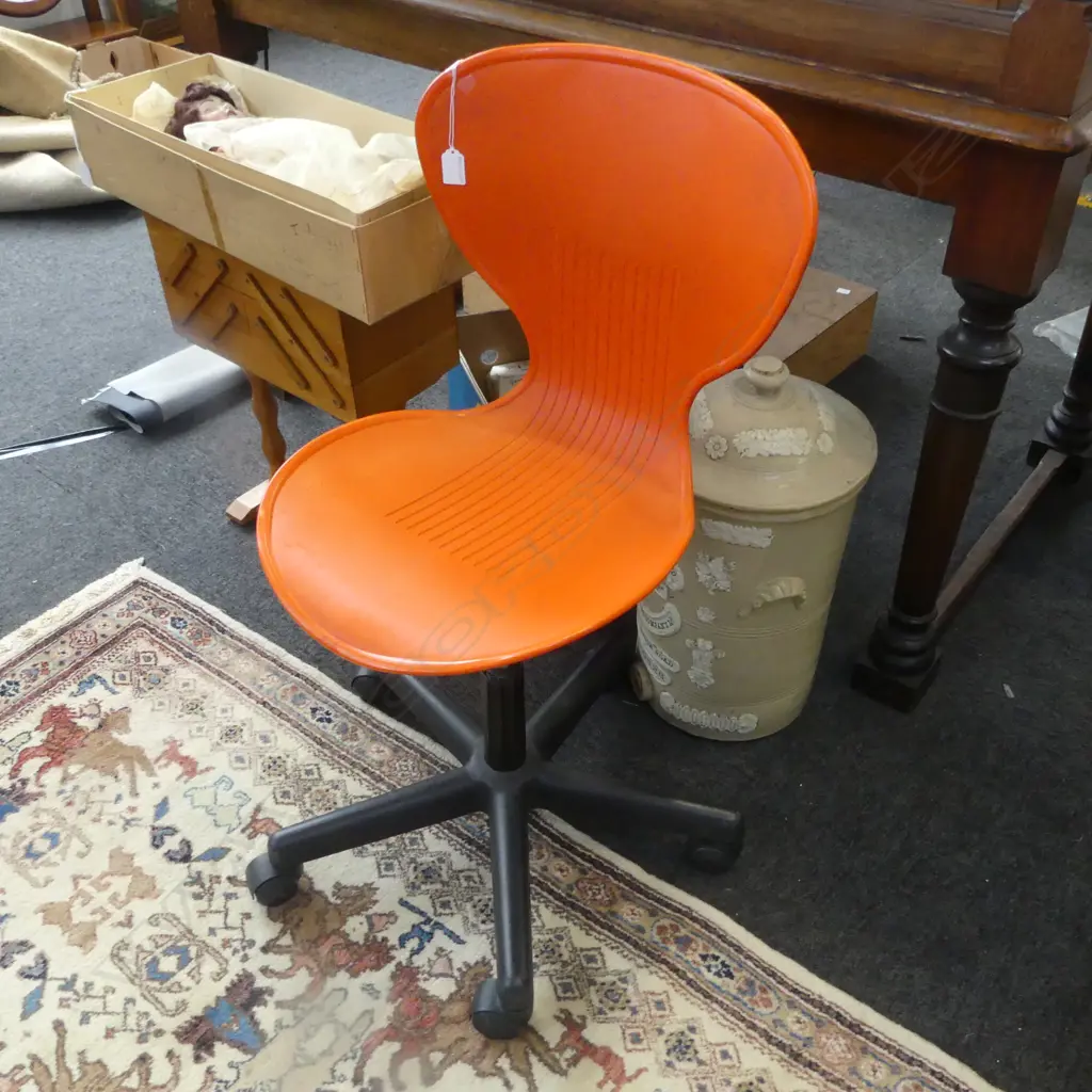 ITALIAN 'ECHO' OFFICE CHAIR; ORANGE Image 1++