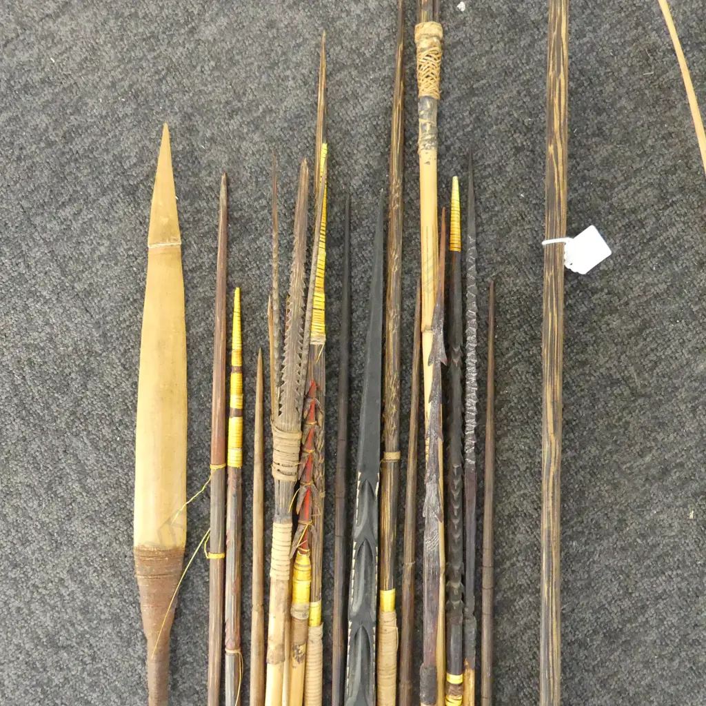 (D70) BEAUTIFUL SET OF BOW & HUNTING ARROWS FROM THE ASARO PEOPLE palm wood bow & partial bamboo stringer. PNG pre-1980' Image 1++
