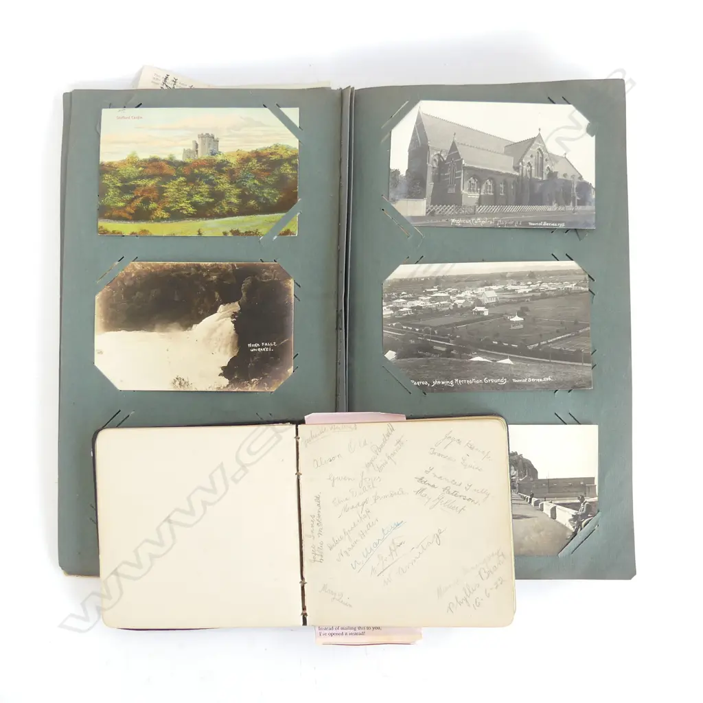 VINTAGE POST CARD ALBUM & VINTAGE AUTOGRAPH BOOK Image 1++
