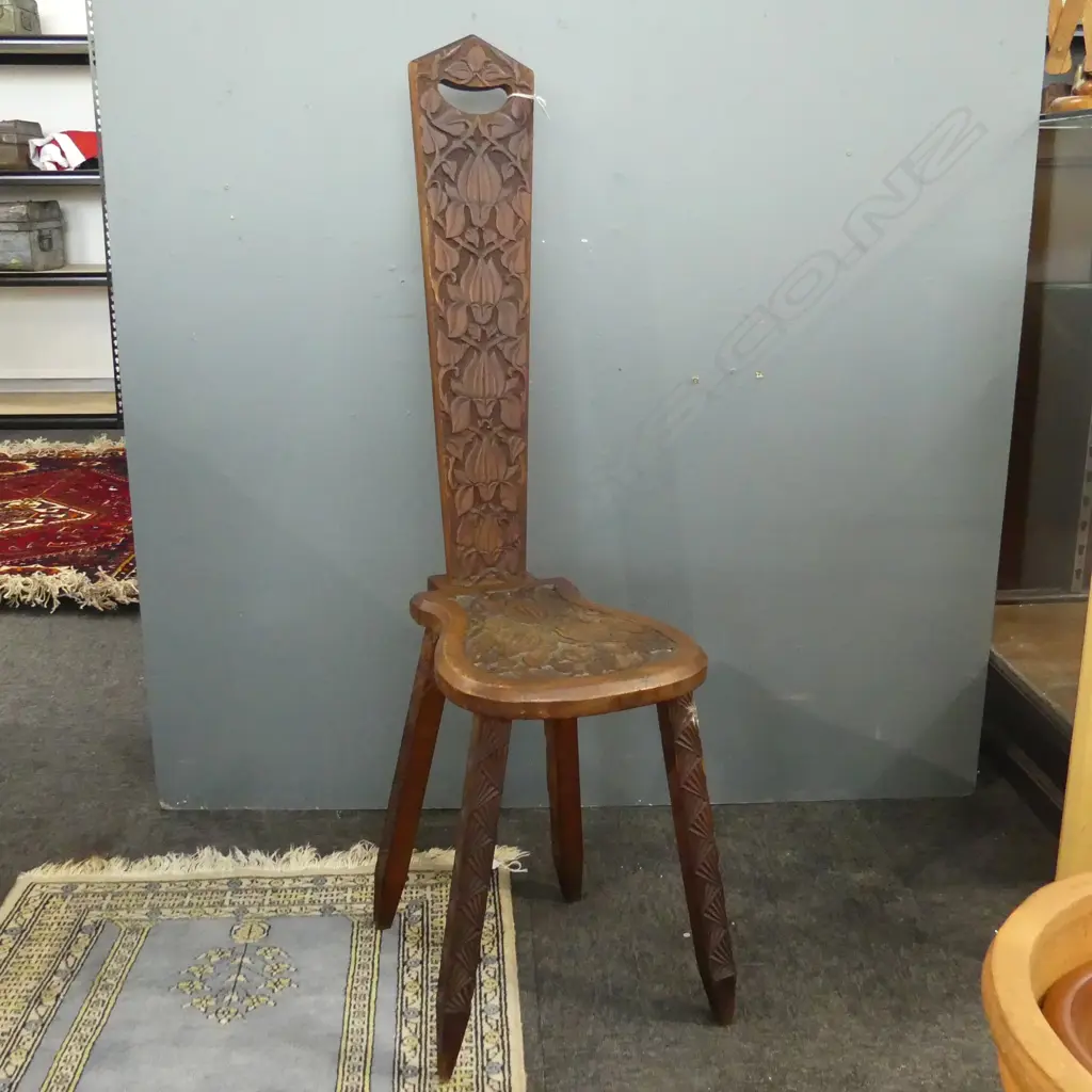 ANTIQUE ARTS & CRAFTS CARVED KAURI FOLK ART CHAIR Image 1++