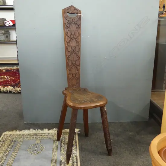 ANTIQUE ARTS & CRAFTS CARVED KAURI FOLK ART CHAIR