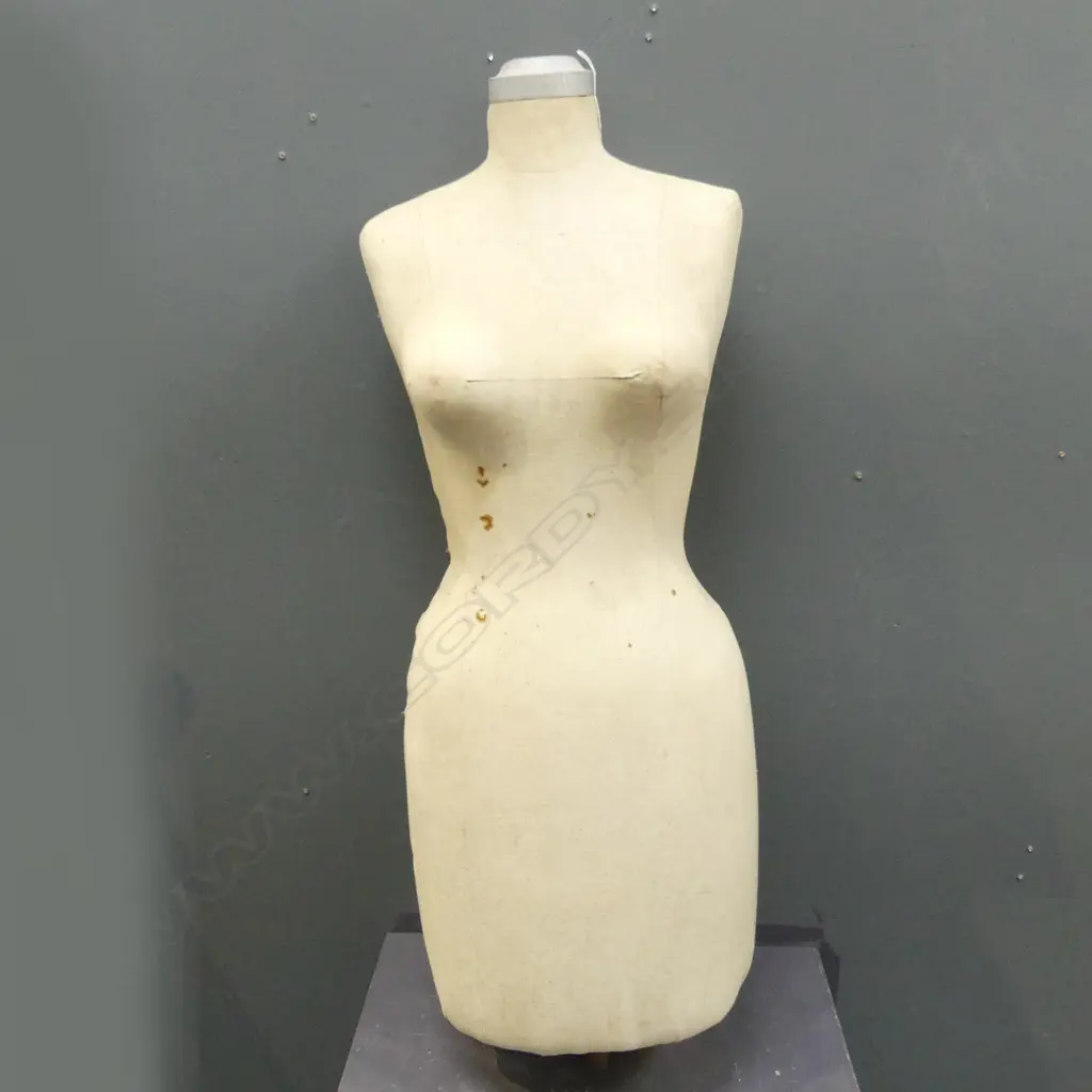 AUSTRALIAN DRESSMAKING MANNEQUIN H.990MM Image 1++