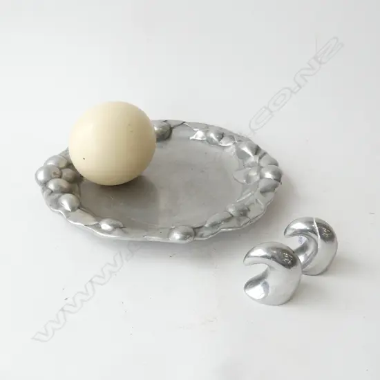 DESIGNER ALUMINIUM PLATTER + PR RONDEL CONDIMENTS + OSTRICH EGG