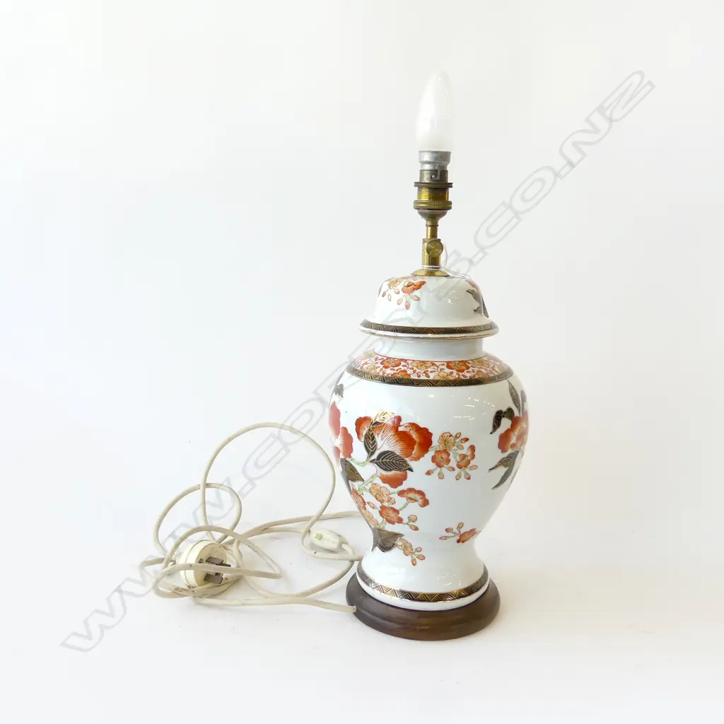 CHINESE IMARI STYLE TABLE LAMP H.380MM Image 1++