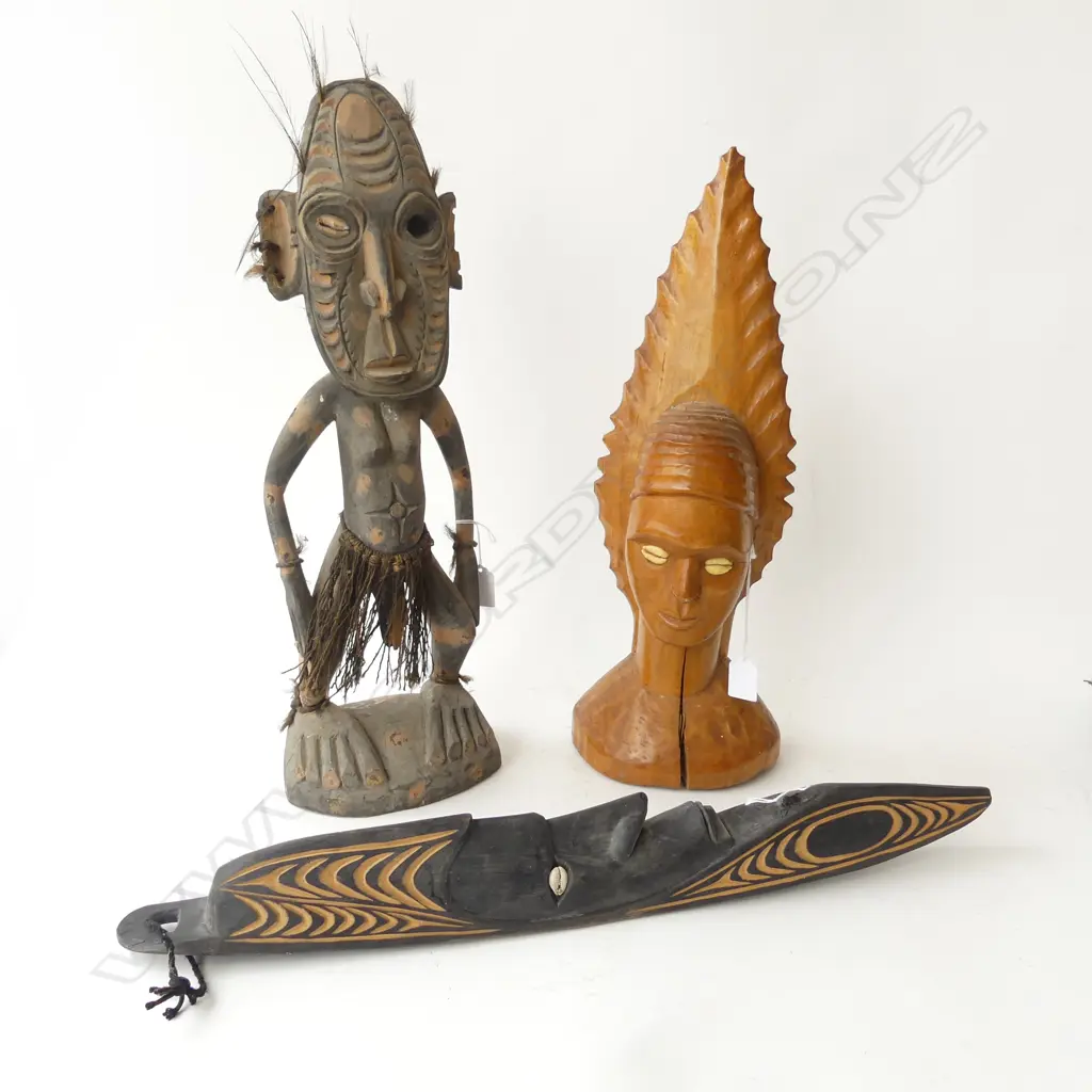 2 PNG STANDING WOOD CARVINGS H500MM & WALL MASK L600MM Image 1++