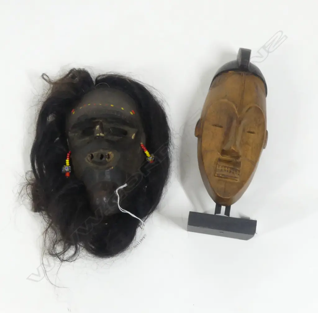 2 AFRICAN FACE MASKS 1 MOUNTED H280MM ONE WITH HUMAN HAIR  H200MM Image 1++