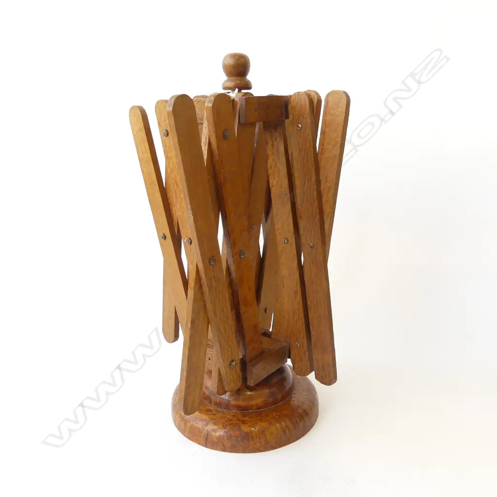 ANTIQUE NZ BURR TOTARA AND REWAREWA WOOL WINDER, EXPANDS TO 940MM, H.370MM Image 1++