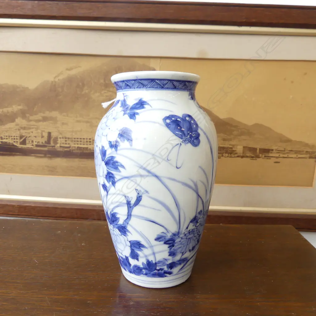 ORIENTAL B/W VASE H.160mm Image 1++