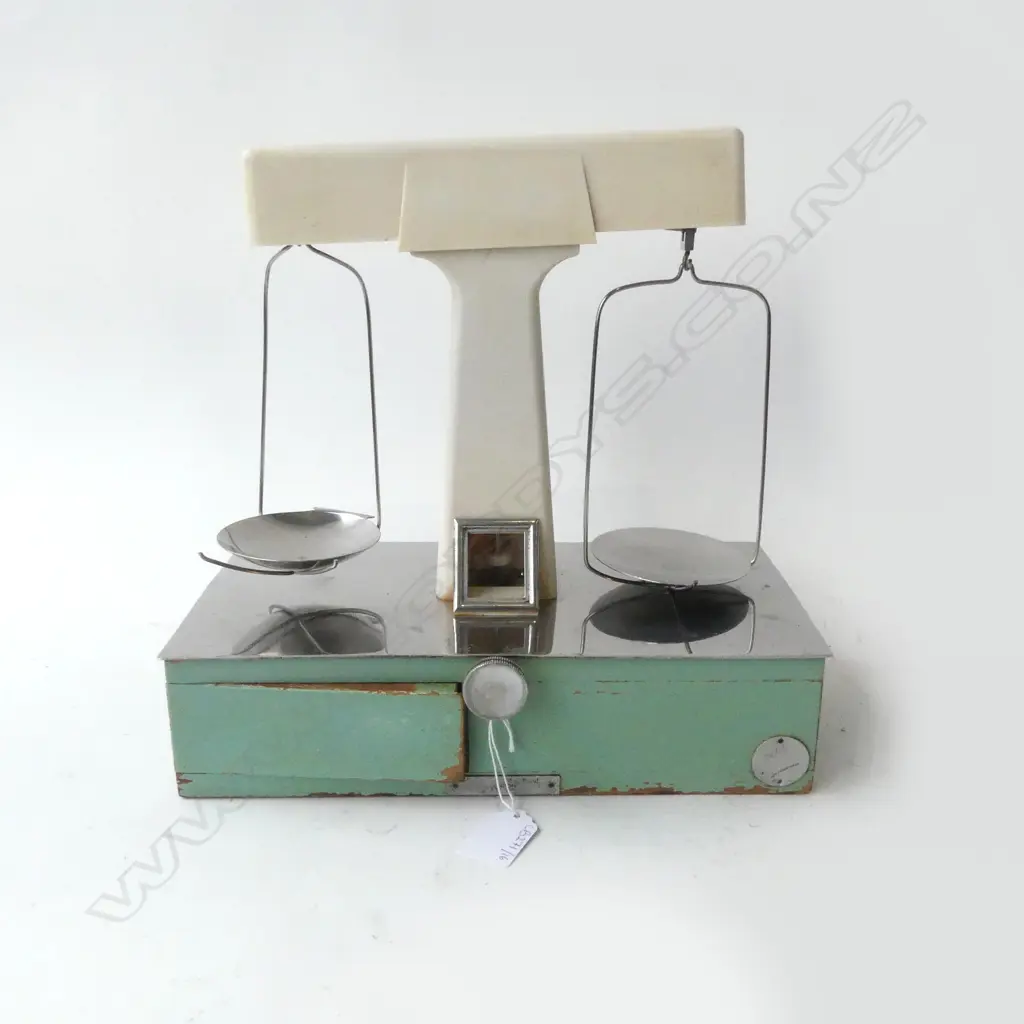 VINTAGE SCALES 290x150x290mm Image 1++