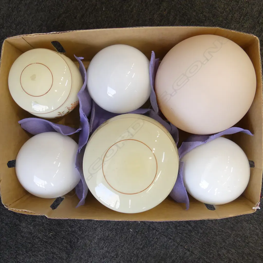 6 VINTAGE LIGHT FITTINGS Image 1++