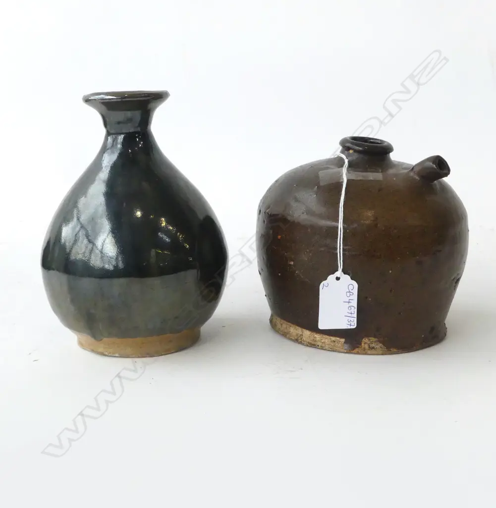 2 CHINESE 'BROWNWARE' VESSELS H.160mm Image 1++