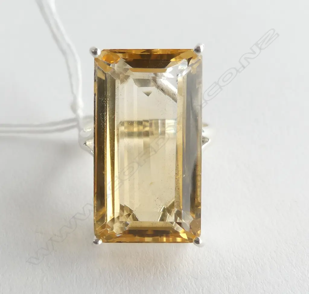 SILVER & CITRINE RING,  BAGUETTE CUT STONE SIZE R Image 1++