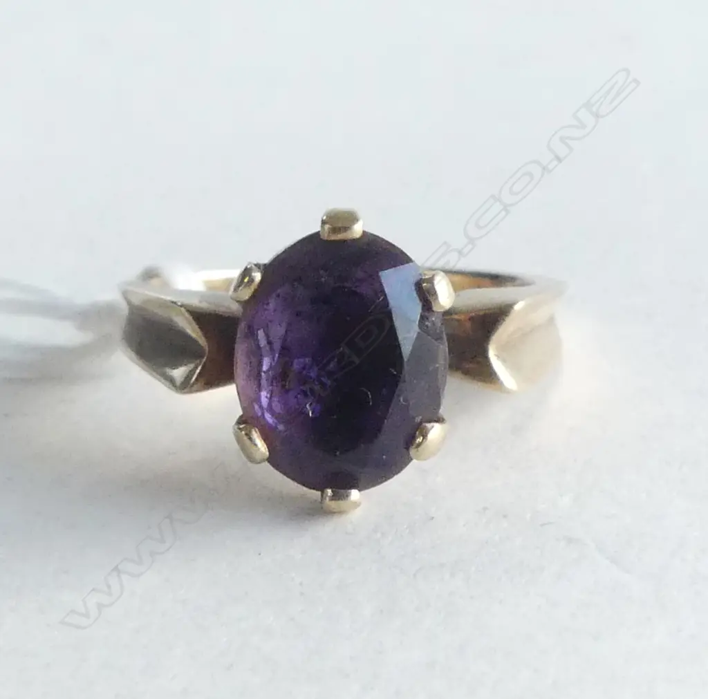 9ct GOLD & AMETHYST RETRO RING 4.3gms SIZE M Image 1++