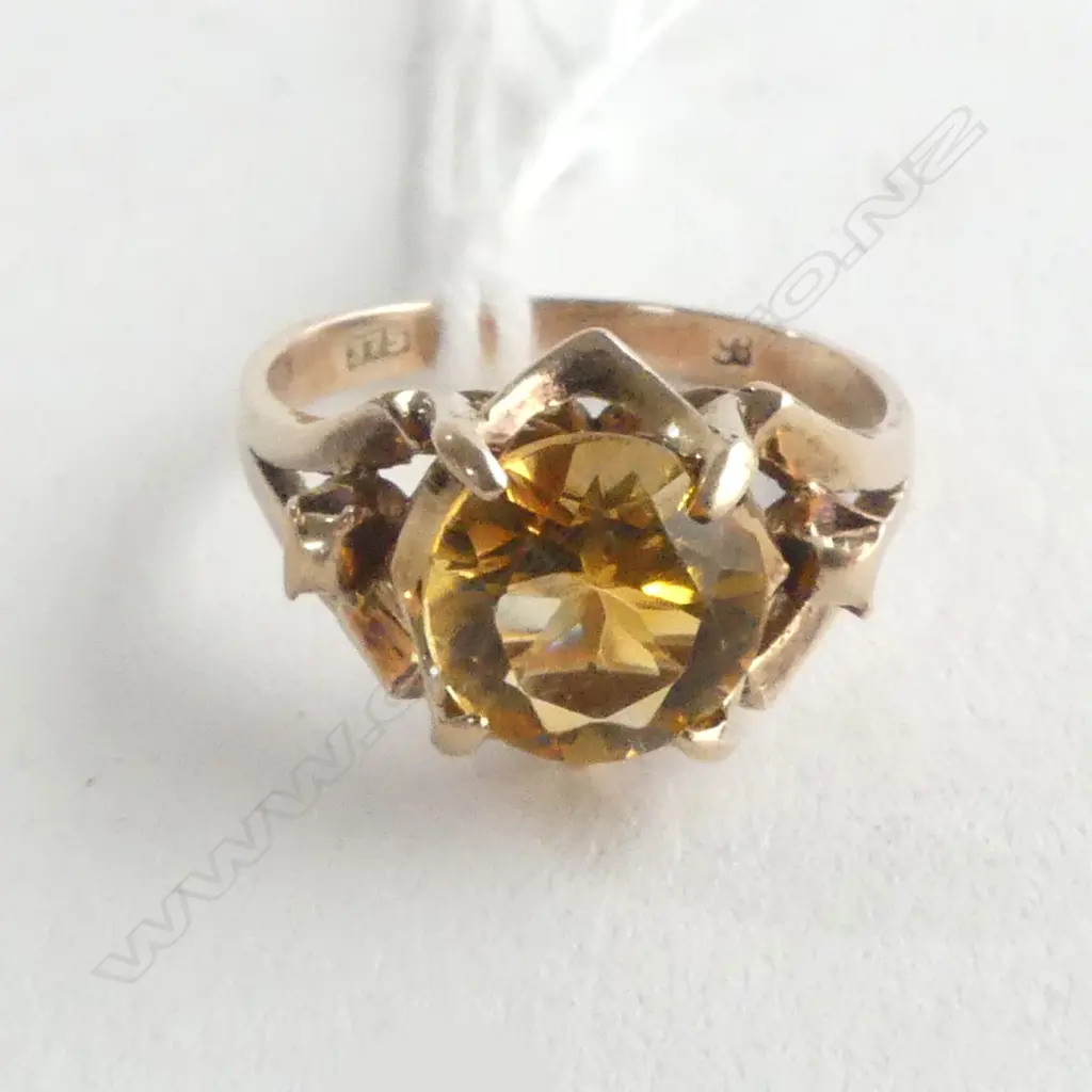 9ct Y/GOLD & CITRINE DESIGNER RING 3.25gms SIZE O Image 1++