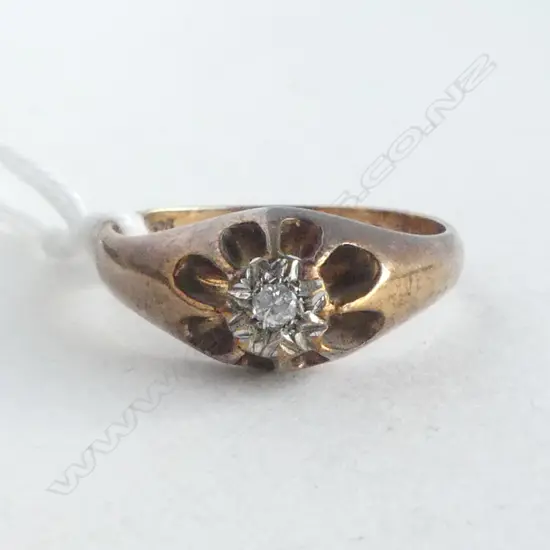 9ct Y/G ILLUSION SET DIAMOND SOLITAIRE RING 4.16gms SIZE T