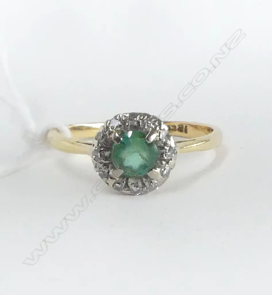 18CT RING, CENTRE STONE FAULTED 3.2gms SIZE R Image 1++