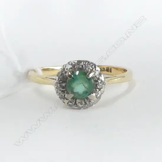 18CT RING, CENTRE STONE FAULTED 3.2gms SIZE R