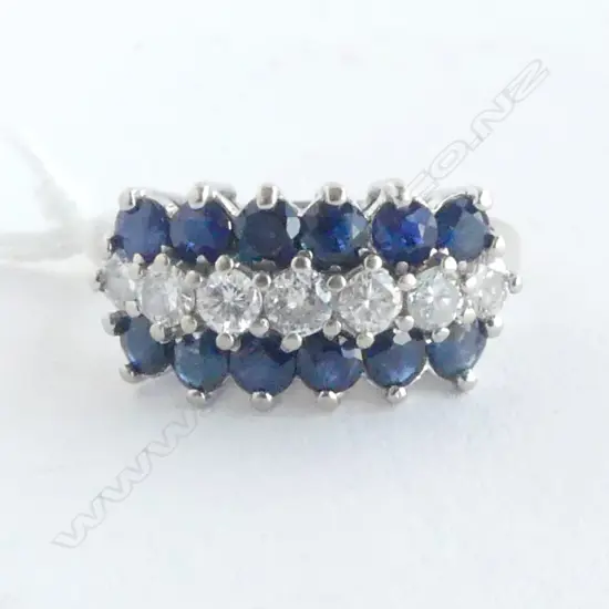 18CT W/G DIAMOND & SAPPHIRE RING 4.8gms SIZE O