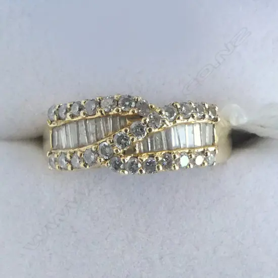 18CT DIAMOND RING 4.5gms SIZE M 1/2