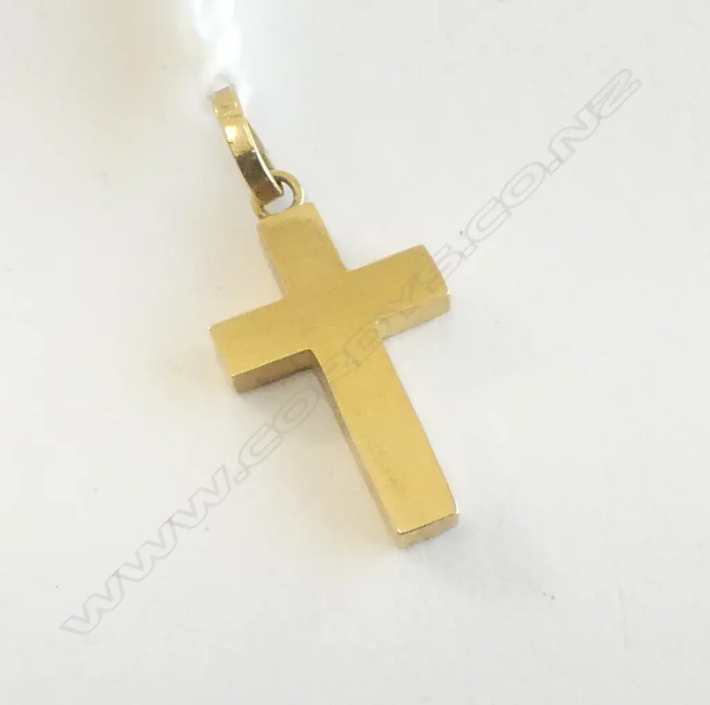 18ct YELLOW GOLD CROSS PENDANT 1.24gms Image 1++