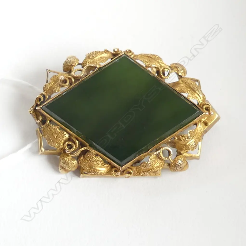 19thC GILDED GOLD & POUNAMU BROOCH sculpted leaf frame diamond panel Image 1++