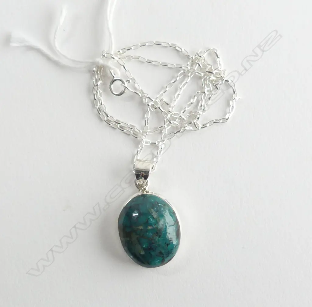 SILVER & TURQUOISE ? PENDANT ON SILVER CHAIN Image 1++