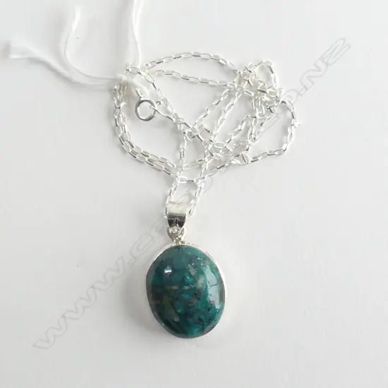 SILVER & TURQUOISE ? PENDANT ON SILVER CHAIN
