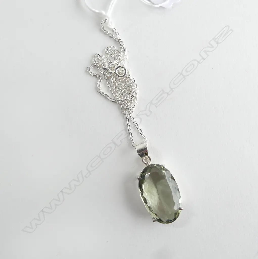 SILVER & CUSHION CUT GREEN AMETHYST PENDANT ON SILVER CHAIN Image 1++
