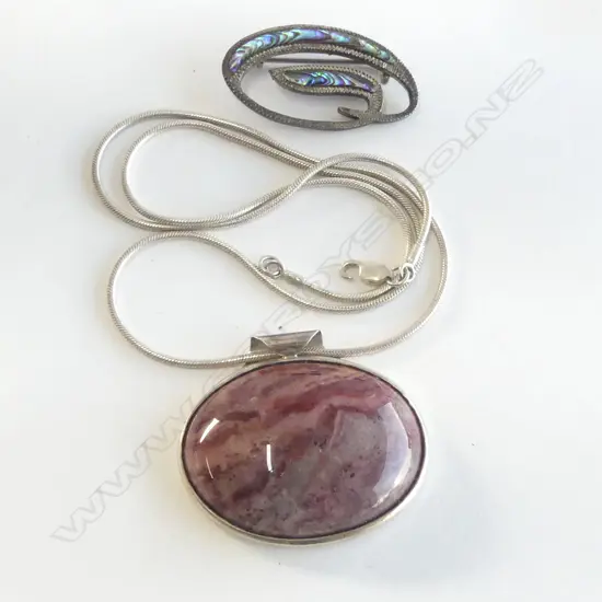 SILVER PAUA BROOCH + SILVER AGATE PENDANT on silver necklace catch faulty