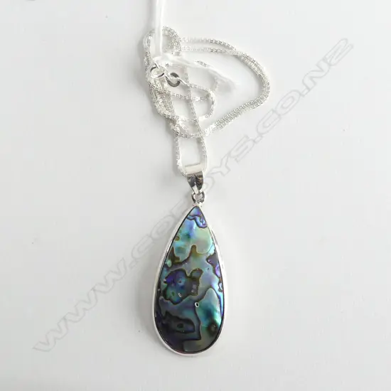 **RTV**SILVER SET PAUA PENDANT ON SILVER CHAIN