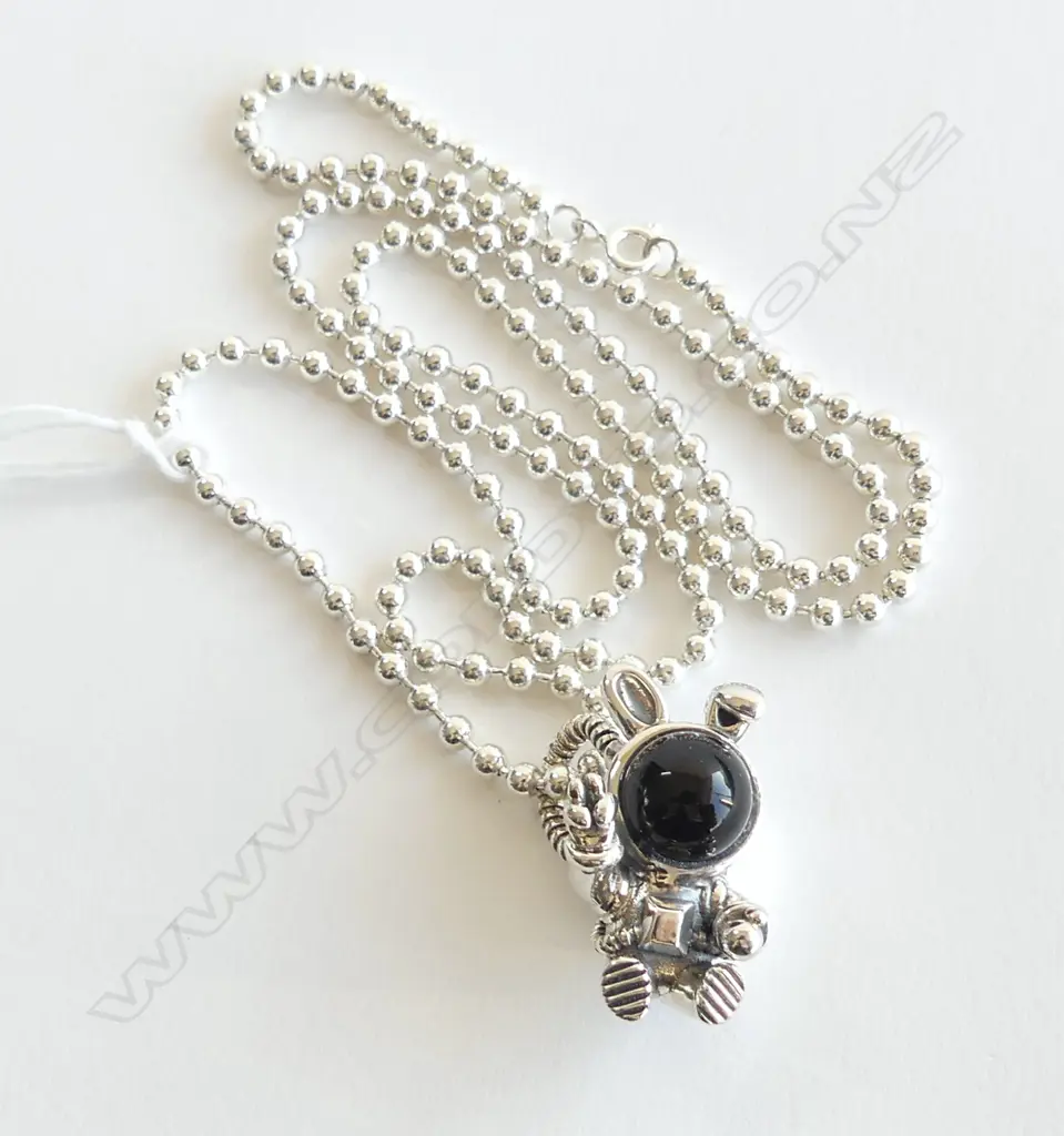 SILVER NECKLACE W NOVELTY ASTRONAUT PENDANT 29gms Image 1++