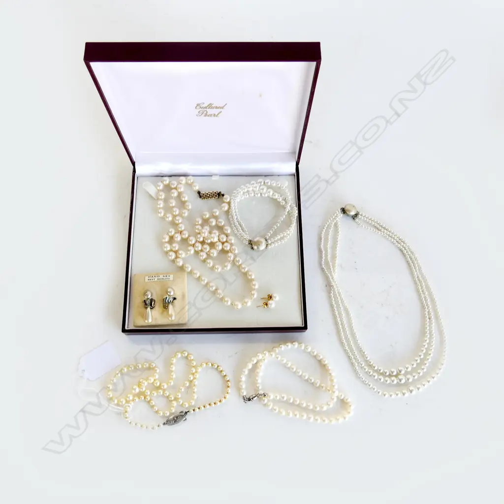 PEARLS; 4 NECKLACES (1 MIKIMOTO), BRACELET, 2 PRS EARRINGS (1 18CT) Image 1++
